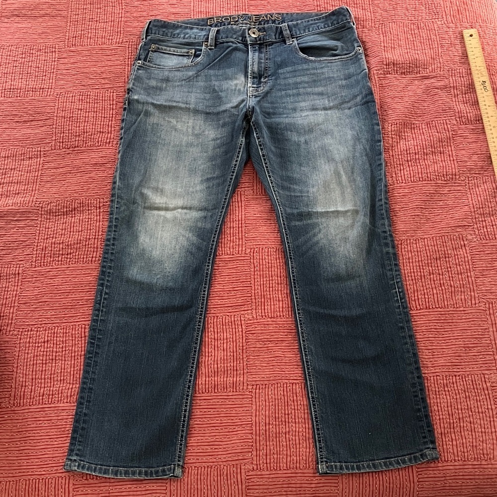 Brody Mens size W34L28.5 blue faded Jeans